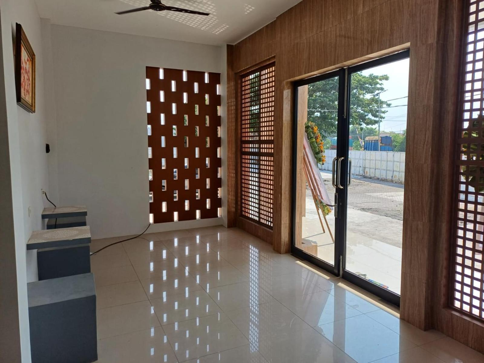 Sans Salmas Mojokerto Wisma tamu